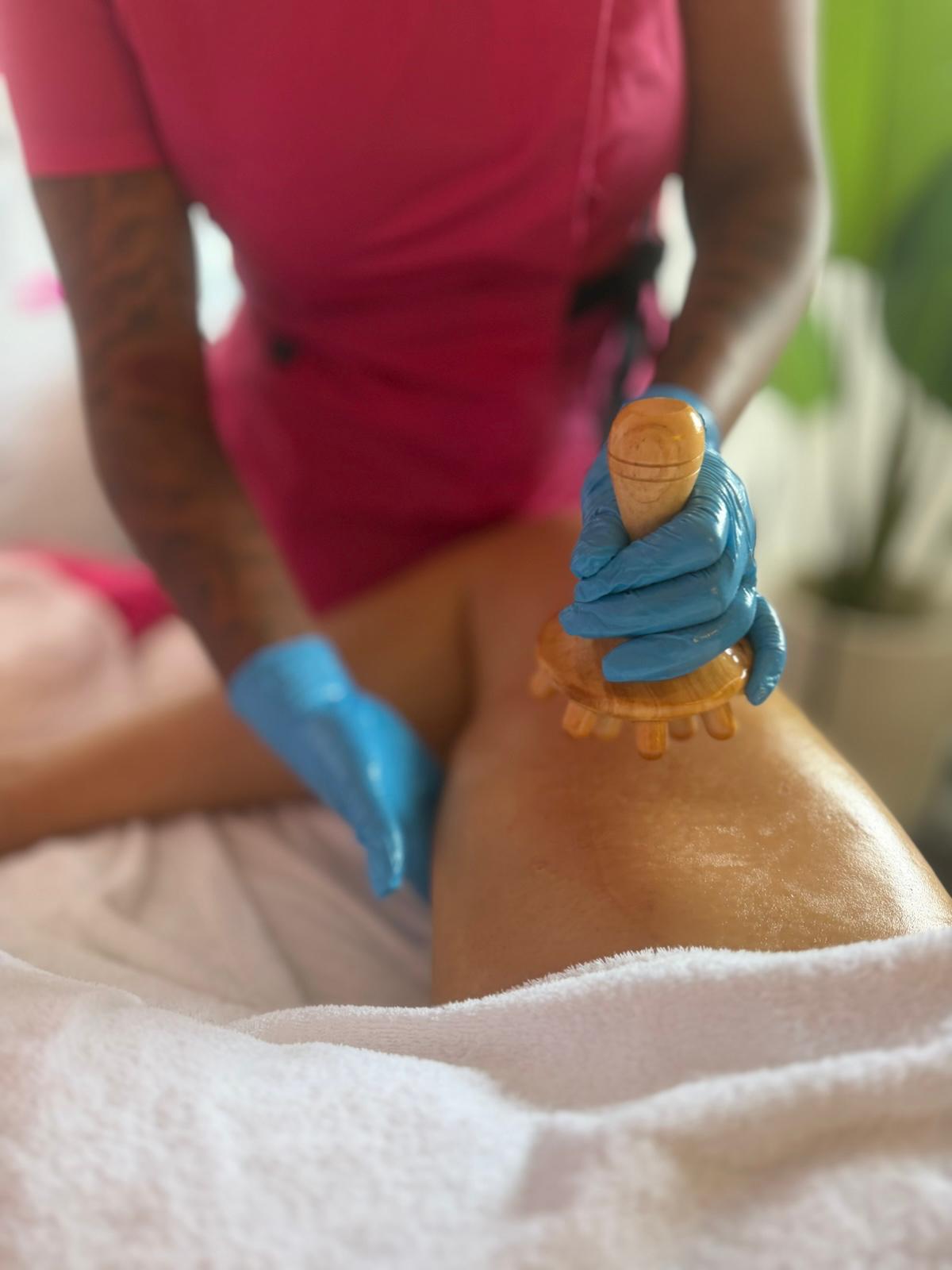 Anti-cellulitis massage met maderoterapia